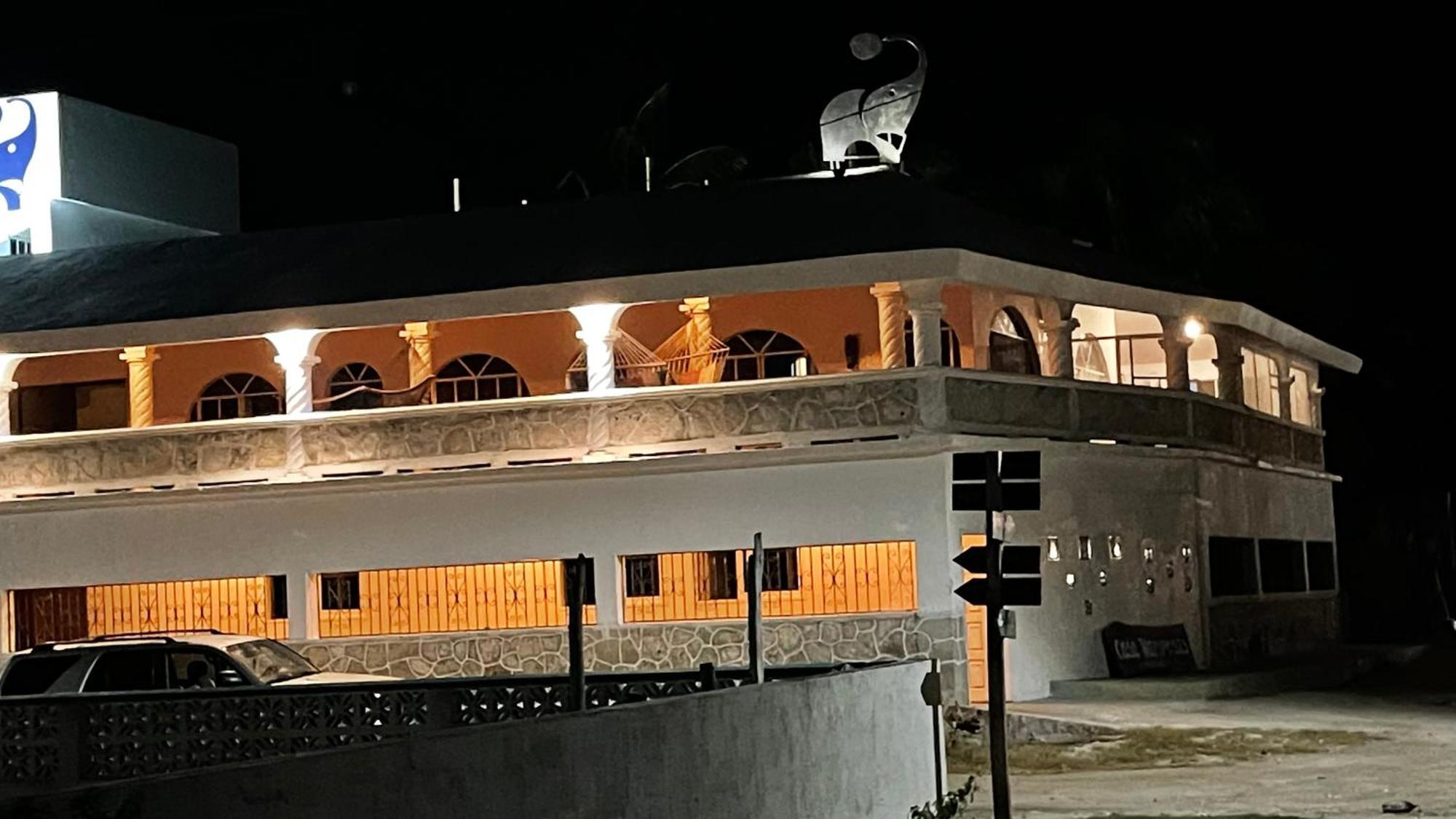 Casa Gajah HotЕль-Куйо Екстер'єр фото